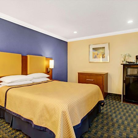 Days Inn San Francisco - Lombard Екстер'єр фото